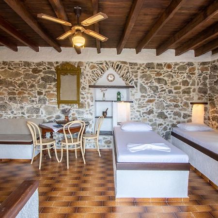Villa Bella Leros 아기아 마리나 외부 사진