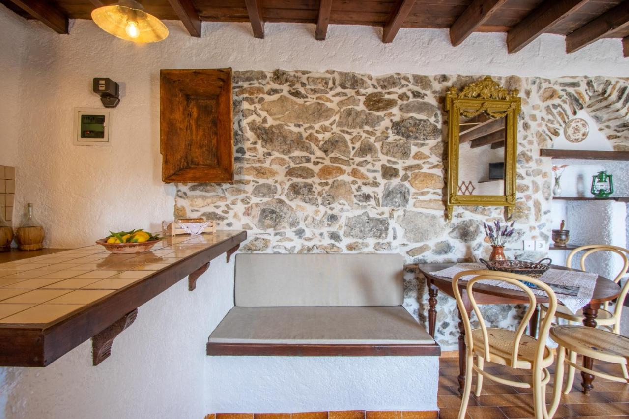 Villa Bella Leros 아기아 마리나 외부 사진