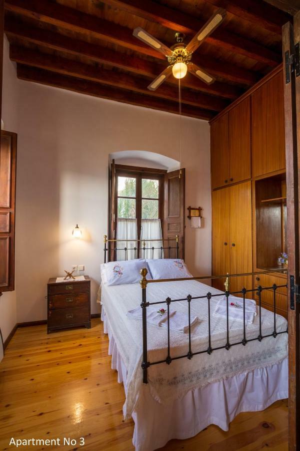 Villa Bella Leros 아기아 마리나 외부 사진